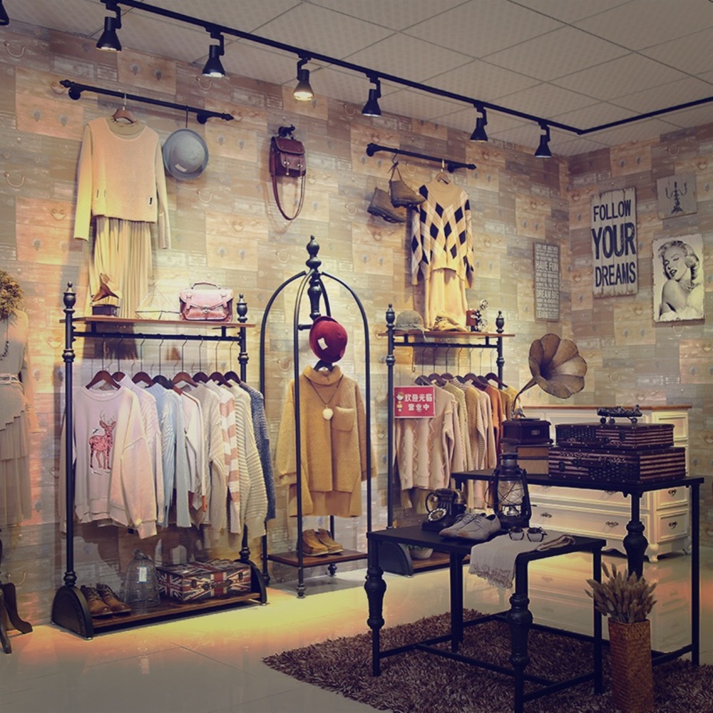 Welcome to Trendy & Brooklyn's Closet!